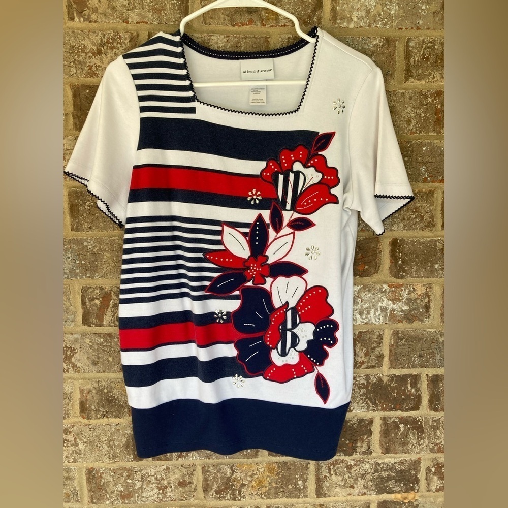 alfred dunner red, white, and blue shirt size small